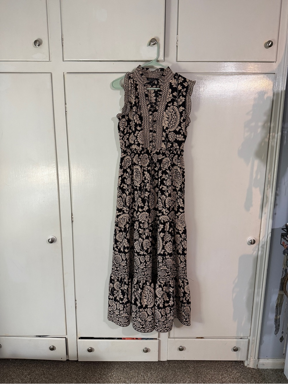 Maggy London Sleeveless Black & Cream Floral Maxi Dress
